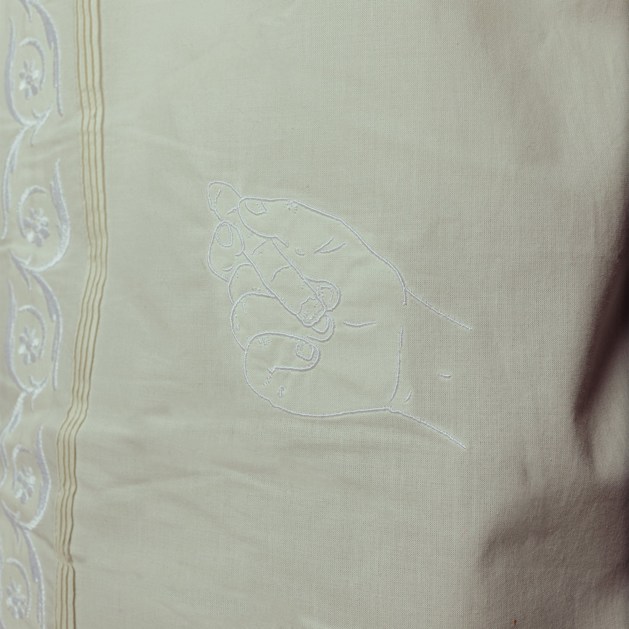 August "Cigar Lounge - Cuban Heritage" Guayabera (Off White)