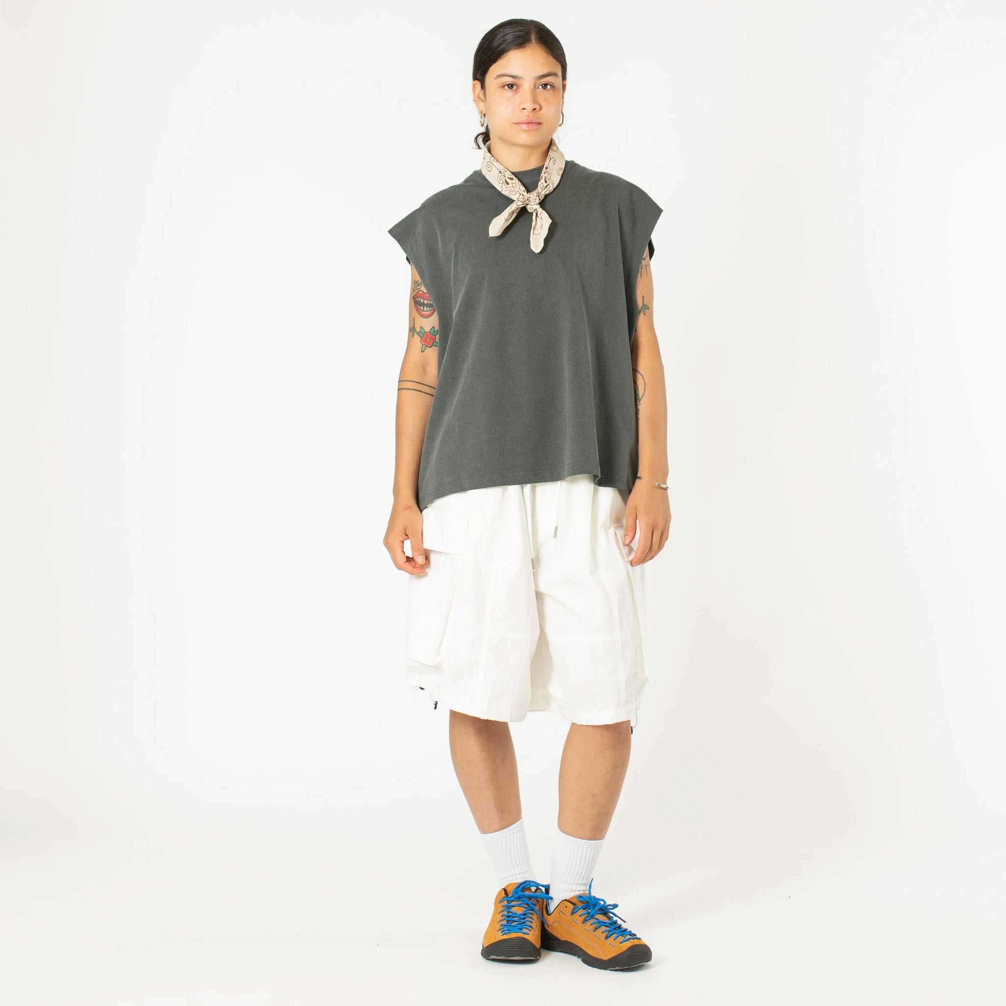 Estudio Niksen Muscle Cropped Tee (Charcoal) - August Shop